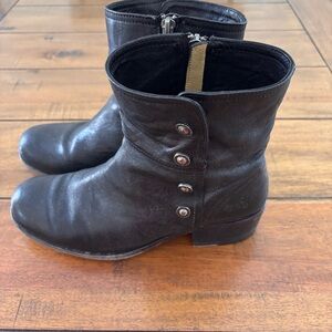 Frye Black Leather Ankle Boots with Snaps
